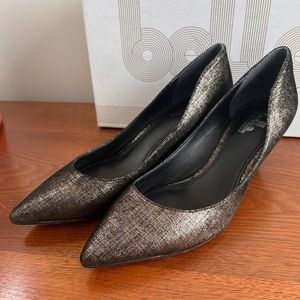 Belle by Sigerson Morrison Whitney Wedges in Disco 7.5 New